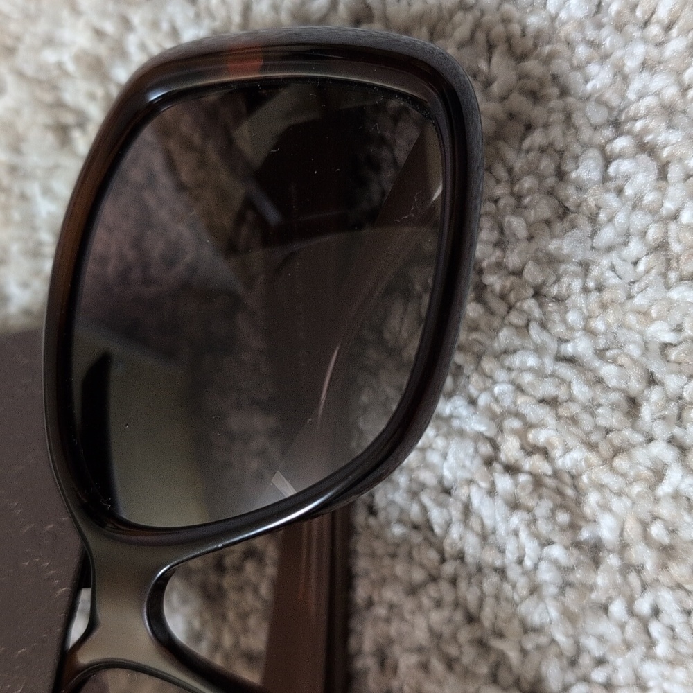 EUC Gucci Tortoise Shell Sun Glasses - Picture 9 of 11
